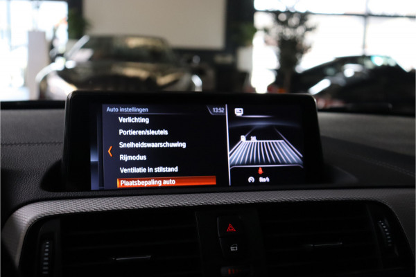 BMW 1-serie M140i High Executive **Sp.leder/Carplay/Alcantara stuur/BMW-Led**