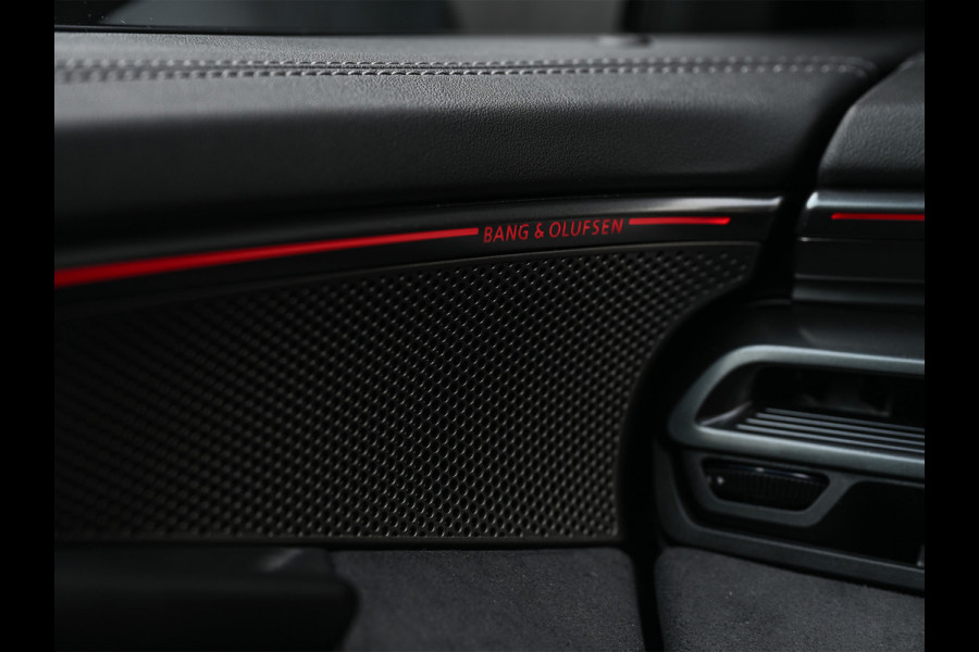 Audi A6 Avant 2.0 e-hybrid quattro S edition |MMI interface update | Achteras besturing | Premium S-Seats | Trekhaak | B&O Sound | Head-Up | Soft-Close | Adaptive Cruise | Passagiers display | 5 jaar garantie | Luchtvering