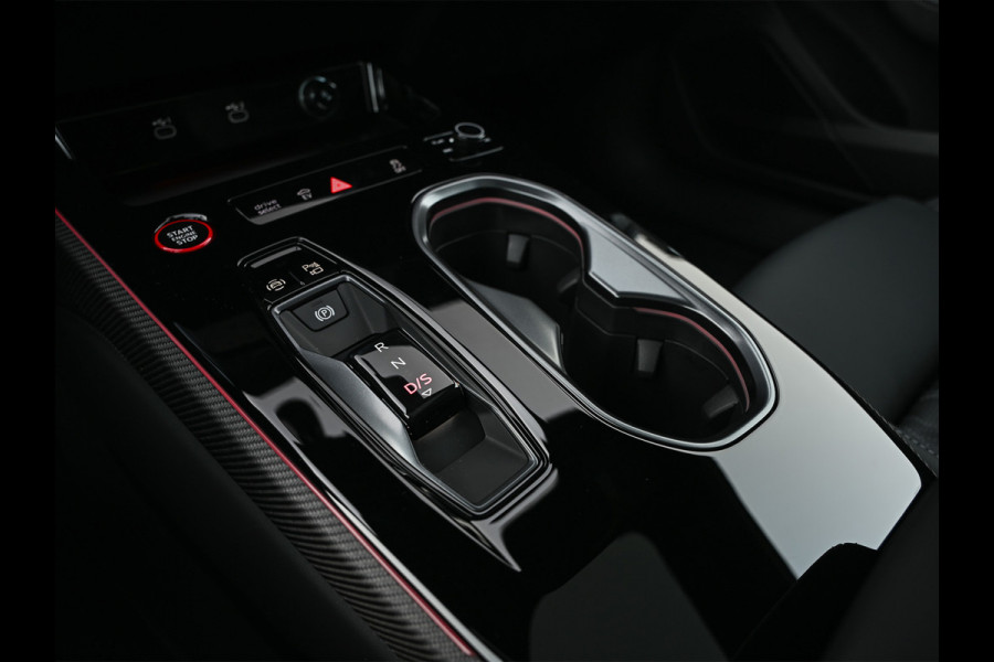 Audi A6 Avant 2.0 e-hybrid quattro S edition |MMI interface update | Achteras besturing | Premium S-Seats | Trekhaak | B&O Sound | Head-Up | Soft-Close | Adaptive Cruise | Passagiers display | 5 jaar garantie | Luchtvering