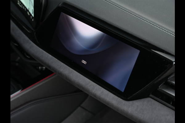 Audi A6 Avant 2.0 e-hybrid quattro S edition |MMI interface update | Achteras besturing | Premium S-Seats | Trekhaak | B&O Sound | Head-Up | Soft-Close | Adaptive Cruise | Passagiers display | 5 jaar garantie | Luchtvering