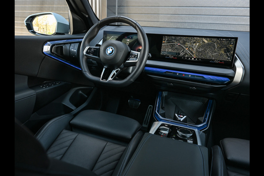 BMW X3 30e xDrive M Sport | Iconic glow grill | 360 Camera | Active cruise | Comfort access | Trekhaak | Ambiance interieur