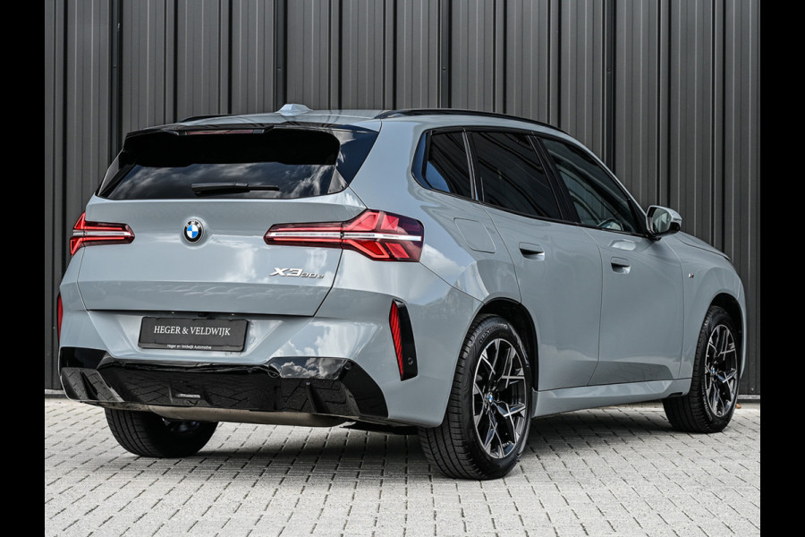 BMW X3 30e xDrive M Sport | Iconic glow grill | 360 Camera | Active cruise | Comfort access | Trekhaak | Ambiance interieur