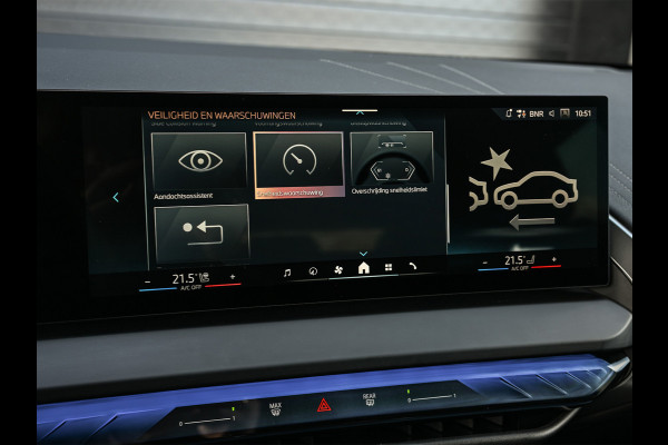 BMW X3 30e xDrive M Sport | Iconic glow grill | 360 Camera | Active cruise | Comfort access | Trekhaak | Ambiance interieur