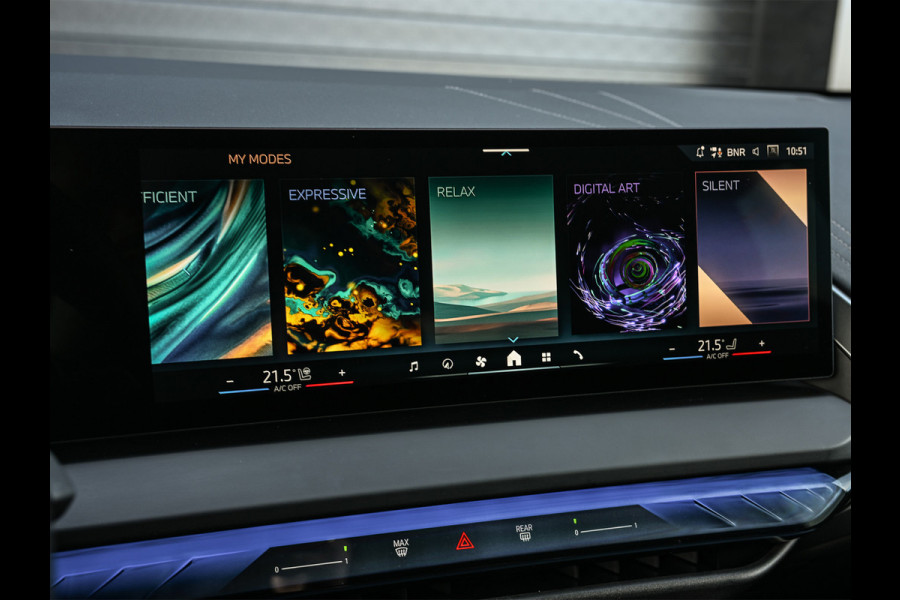 BMW X3 30e xDrive M Sport | Iconic glow grill | 360 Camera | Active cruise | Comfort access | Trekhaak | Ambiance interieur