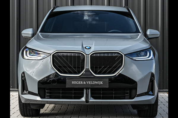 BMW X3 30e xDrive M Sport | Iconic glow grill | 360 Camera | Active cruise | Comfort access | Trekhaak | Ambiance interieur