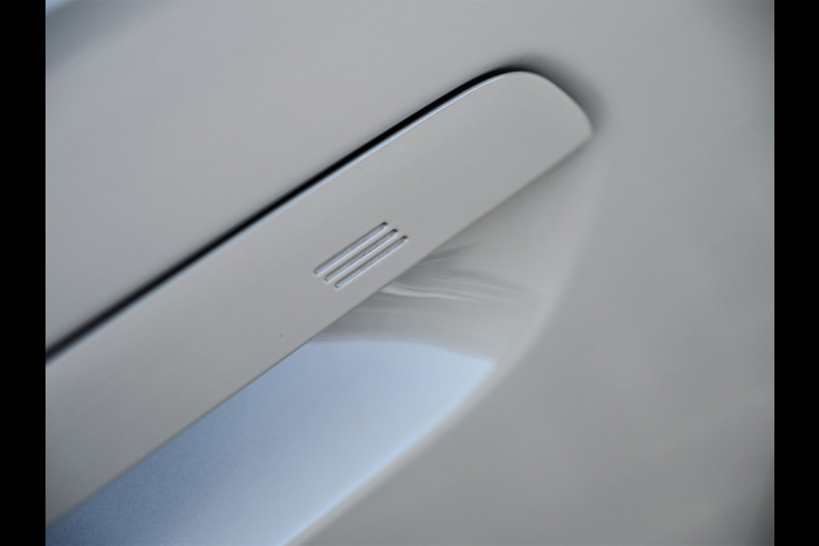 BMW X3 30e xDrive M Sport | Iconic glow grill | 360 Camera | Active cruise | Comfort access | Trekhaak | Ambiance interieur