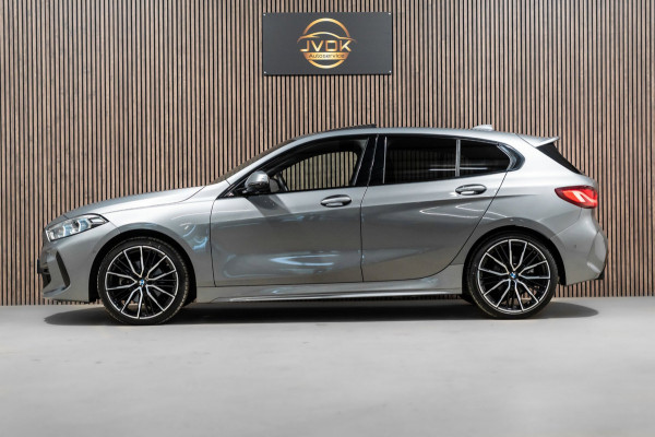 BMW 1-serie 118i M-Sport Pano HUD HK Muziek Kuipstoelen BTW