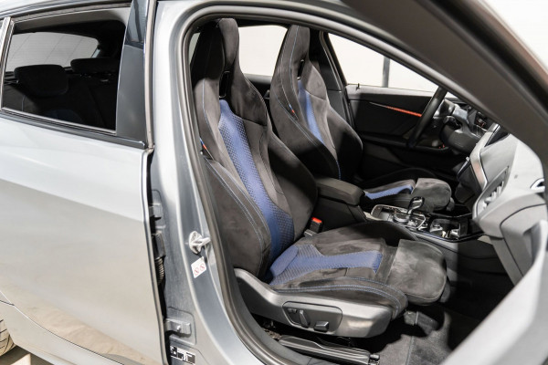 BMW 1-serie 118i M-Sport Pano HUD HK Muziek Kuipstoelen BTW