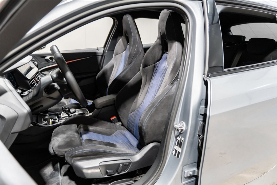 BMW 1-serie 118i M-Sport Pano HUD HK Muziek Kuipstoelen BTW