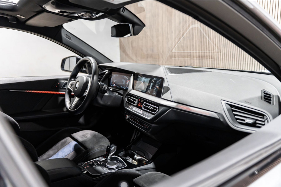 BMW 1-serie 118i M-Sport Pano HUD HK Muziek Kuipstoelen BTW