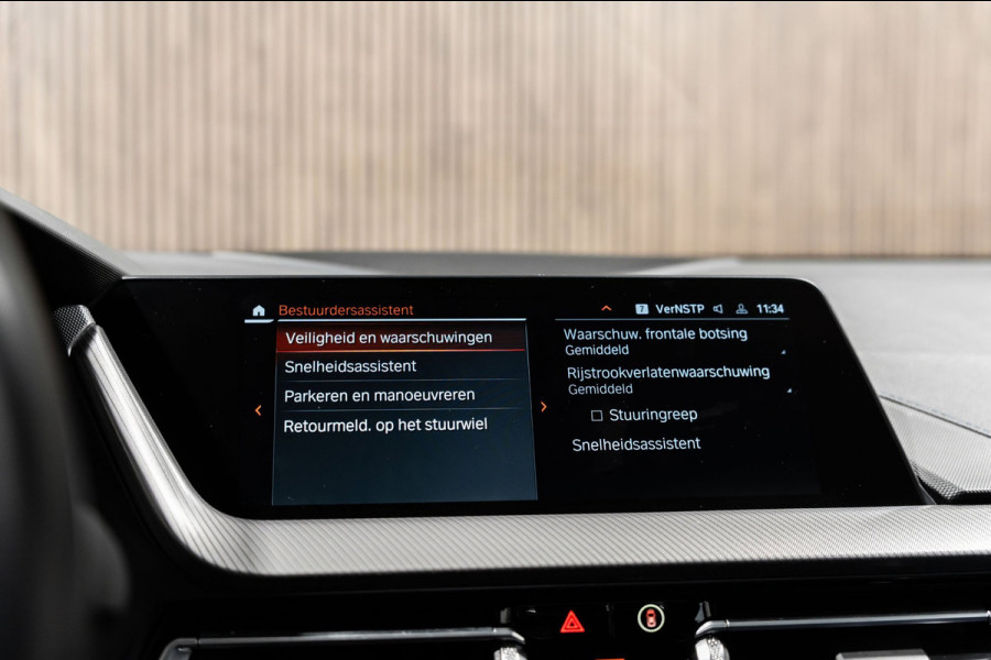 BMW 1-serie 118i M-Sport Pano HUD HK Muziek Kuipstoelen BTW