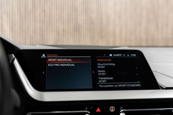 BMW 1-serie 118i M-Sport Pano HUD HK Muziek Kuipstoelen BTW