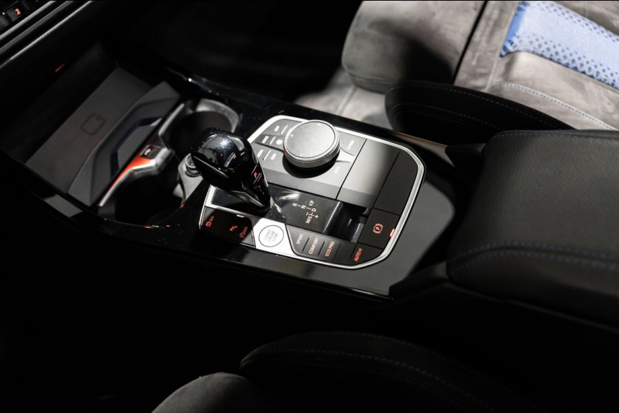 BMW 1-serie 118i M-Sport Pano HUD HK Muziek Kuipstoelen BTW