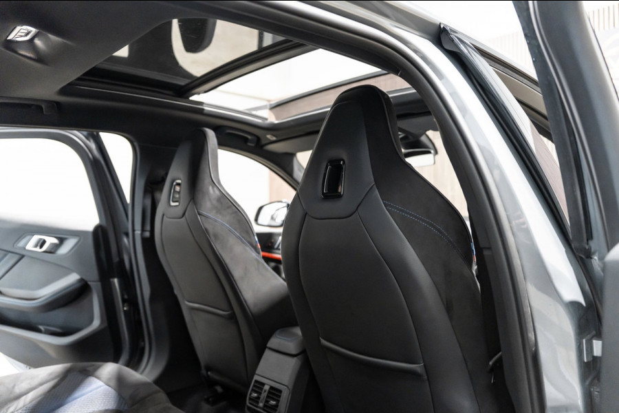 BMW 1-serie 118i M-Sport Pano HUD HK Muziek Kuipstoelen BTW