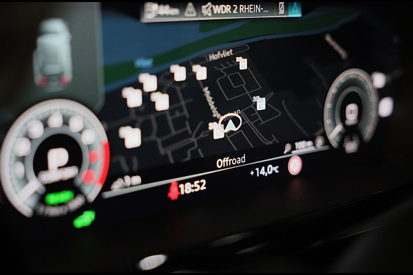 Audi A3 Sportback 45 TFSI e RS3 Look / 245 PK / RS Zetels / B & O / Leder / Head Up / Open Pano / Matrix / Virtual Cockpit / Pdc