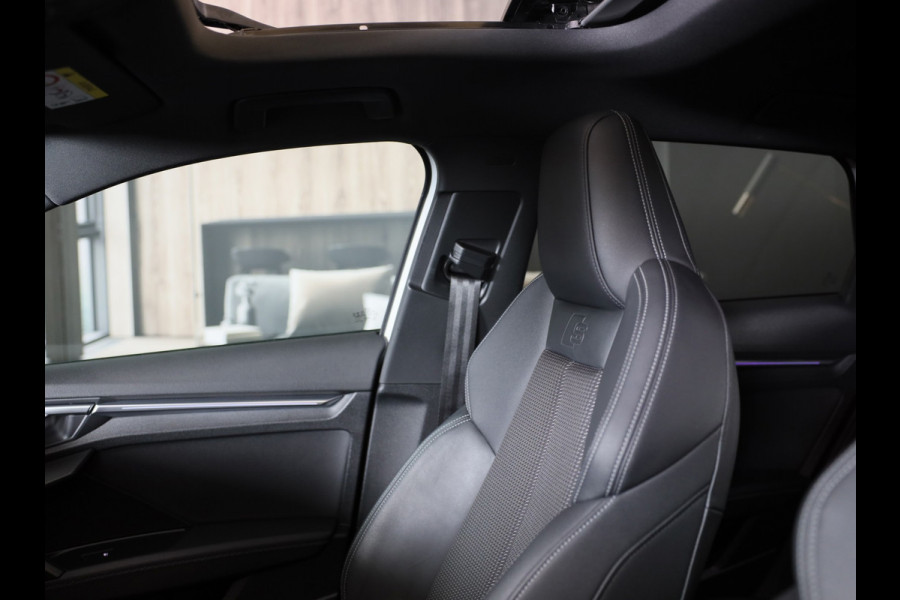 Audi A3 Sportback 45 TFSI e RS3 Look / 245 PK / RS Zetels / B & O / Leder / Head Up / Open Pano / Matrix / Virtual Cockpit / Pdc
