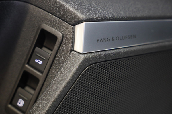 Audi A3 Sportback 45 TFSI e RS3 Look / 245 PK / RS Zetels / B & O / Leder / Head Up / Open Pano / Matrix / Virtual Cockpit / Pdc