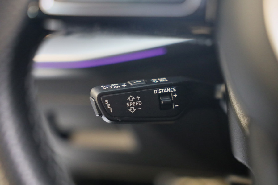 Audi A3 Sportback 45 TFSI e RS3 Look / 245 PK / RS Zetels / B & O / Leder / Head Up / Open Pano / Matrix / Virtual Cockpit / Pdc