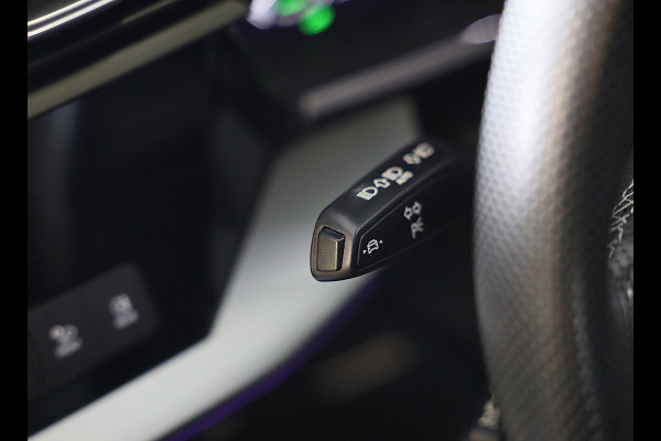 Audi A3 Sportback 45 TFSI e RS3 Look / 245 PK / RS Zetels / B & O / Leder / Head Up / Open Pano / Matrix / Virtual Cockpit / Pdc