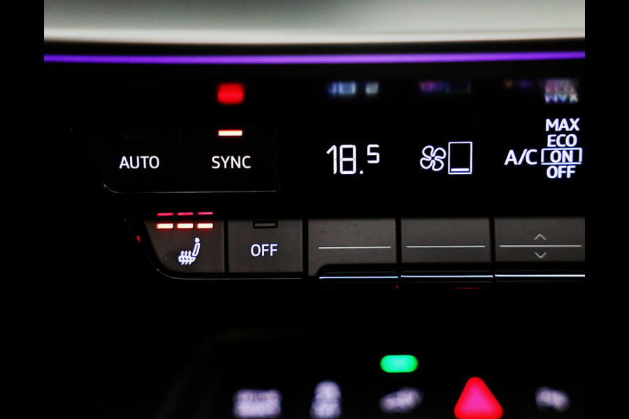 Audi A3 Sportback 45 TFSI e RS3 Look / 245 PK / RS Zetels / B & O / Leder / Head Up / Open Pano / Matrix / Virtual Cockpit / Pdc