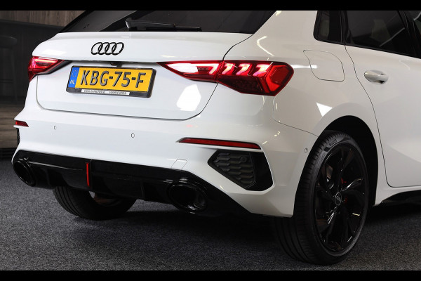 Audi A3 Sportback 45 TFSI e RS3 Look / 245 PK / RS Zetels / B & O / Leder / Head Up / Open Pano / Matrix / Virtual Cockpit / Pdc