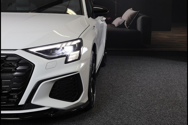 Audi A3 Sportback 45 TFSI e RS3 Look / 245 PK / RS Zetels / B & O / Leder / Head Up / Open Pano / Matrix / Virtual Cockpit / Pdc