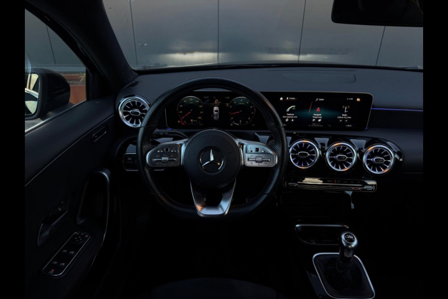 Mercedes-Benz A-Klasse 160 Business Sol AMG ORG NL SFEER LEDER LED SPORTVELGEN