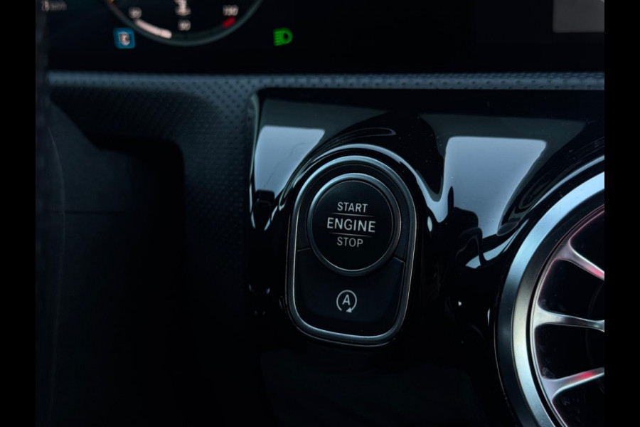 Mercedes-Benz A-Klasse 160 Business Sol AMG ORG NL SFEER LEDER LED SPORTVELGEN