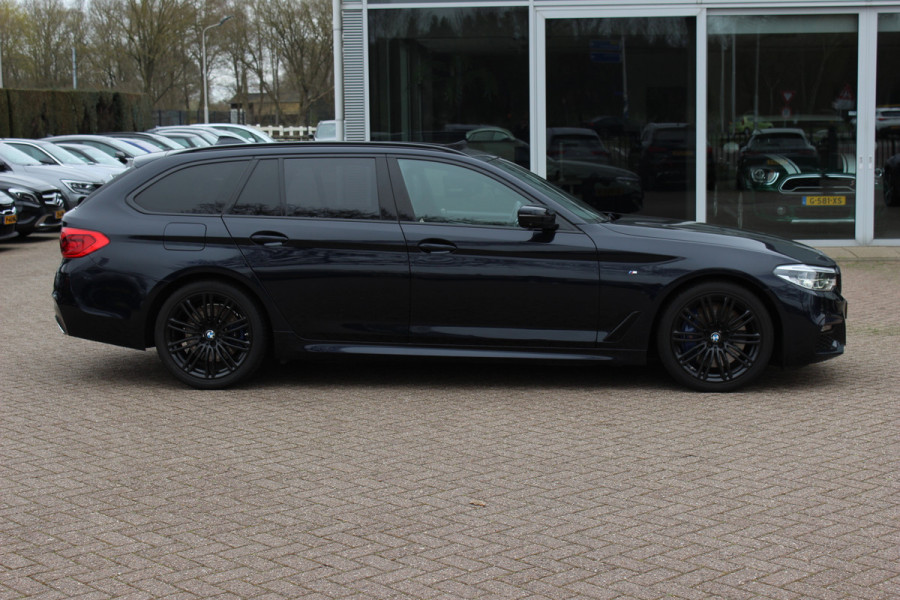 BMW 5 Serie Touring 540i xDrive High Exe. M Sport / Trekhaak / Panoramadak / 360Camera / Head-up / Leder / 19'' / Harman Kardon / CarPlay / Stoelventilatie / Stuur+Stoelverwarming / 4zone / Dodehoek / DAB / ACC