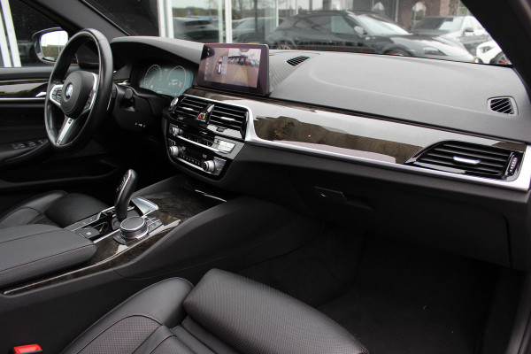 BMW 5 Serie Touring 540i xDrive High Exe. M Sport / Trekhaak / Panoramadak / 360Camera / Head-up / Leder / 19'' / Harman Kardon / CarPlay / Stoelventilatie / Stuur+Stoelverwarming / 4zone / Dodehoek / DAB / ACC