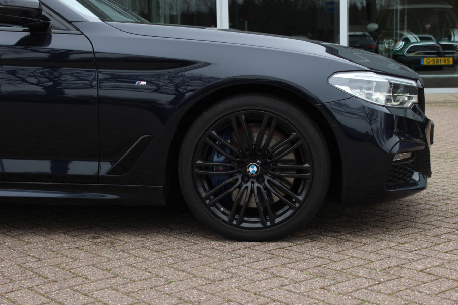 BMW 5 Serie Touring 540i xDrive High Exe. M Sport / Trekhaak / Panoramadak / 360Camera / Head-up / Leder / 19'' / Harman Kardon / CarPlay / Stoelventilatie / Stuur+Stoelverwarming / 4zone / Dodehoek / DAB / ACC