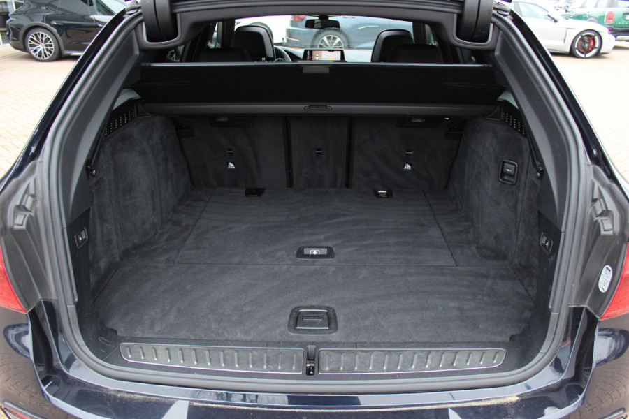 BMW 5 Serie Touring 540i xDrive High Exe. M Sport / Trekhaak / Panoramadak / 360Camera / Head-up / Leder / 19'' / Harman Kardon / CarPlay / Stoelventilatie / Stuur+Stoelverwarming / 4zone / Dodehoek / DAB / ACC