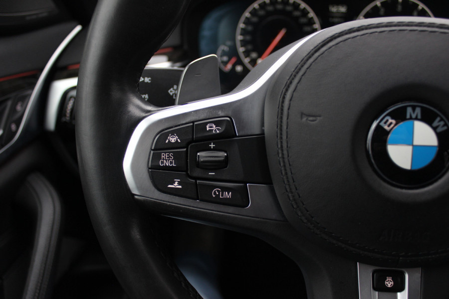 BMW 5 Serie Touring 540i xDrive High Exe. M Sport / Trekhaak / Panoramadak / 360Camera / Head-up / Leder / 19'' / Harman Kardon / CarPlay / Stoelventilatie / Stuur+Stoelverwarming / 4zone / Dodehoek / DAB / ACC