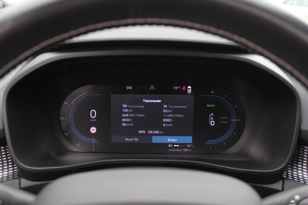 Volvo XC40 Recharge P8 AWD R-Design / SoH 92,1% / Trekhaak / Panoramadak / Camera / Keyless / Harman Kardon / 19'' / Half leder / Stuur+Stoelverwarming / DAB / Dodehoek / ACC