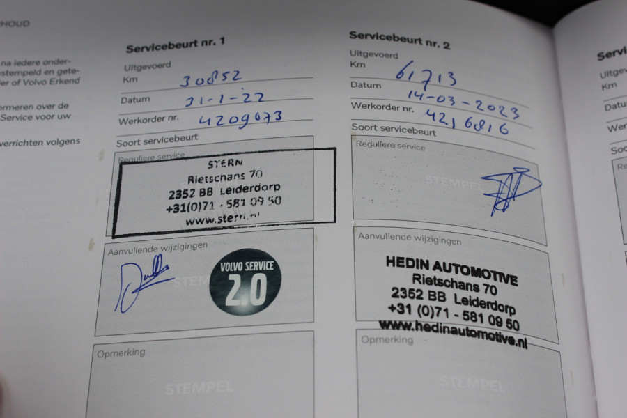 Volvo XC40 Recharge P8 AWD R-Design / SoH 92,1% / Trekhaak / Panoramadak / Camera / Keyless / Harman Kardon / 19'' / Half leder / Stuur+Stoelverwarming / DAB / Dodehoek / ACC