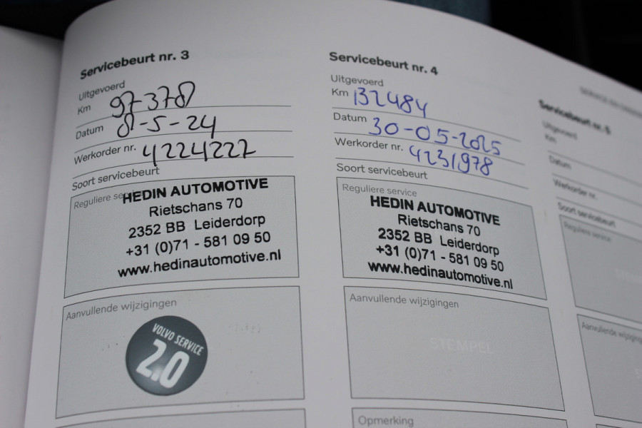 Volvo XC40 Recharge P8 AWD R-Design / SoH 92,1% / Trekhaak / Panoramadak / Camera / Keyless / Harman Kardon / 19'' / Half leder / Stuur+Stoelverwarming / DAB / Dodehoek / ACC