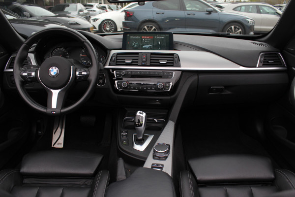 BMW 4 Serie Cabrio 420i High Executive Ed. M Sport / Camera / Leder / Harman Kardon / Nekverwarming / 19'' / Navigatie / Windscherm / DAB / Stoelverwarming / Cruise Control