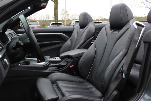 BMW 4 Serie Cabrio 420i High Executive Ed. M Sport / Camera / Leder / Harman Kardon / Nekverwarming / 19'' / Navigatie / Windscherm / DAB / Stoelverwarming / Cruise Control