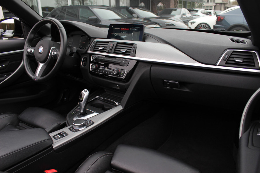 BMW 4 Serie Cabrio 420i High Executive Ed. M Sport / Camera / Leder / Harman Kardon / Nekverwarming / 19'' / Navigatie / Windscherm / DAB / Stoelverwarming / Cruise Control