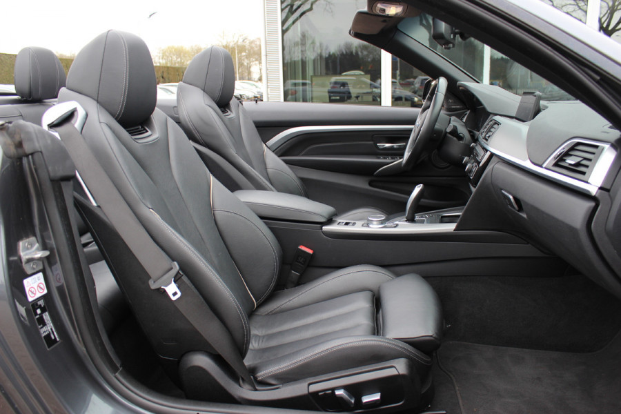 BMW 4 Serie Cabrio 420i High Executive Ed. M Sport / Camera / Leder / Harman Kardon / Nekverwarming / 19'' / Navigatie / Windscherm / DAB / Stoelverwarming / Cruise Control