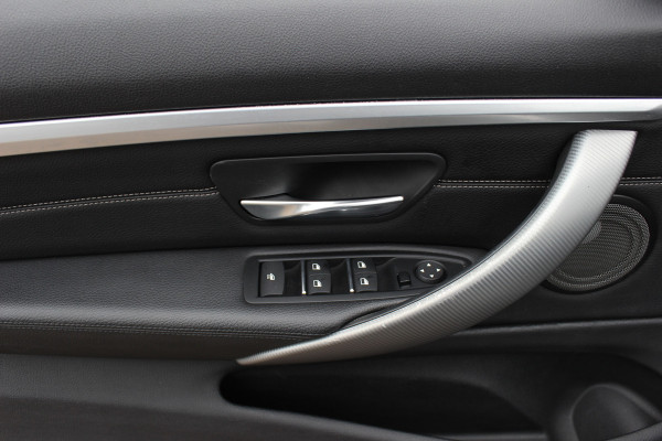 BMW 4 Serie Cabrio 420i High Executive Ed. M Sport / Camera / Leder / Harman Kardon / Nekverwarming / 19'' / Navigatie / Windscherm / DAB / Stoelverwarming / Cruise Control