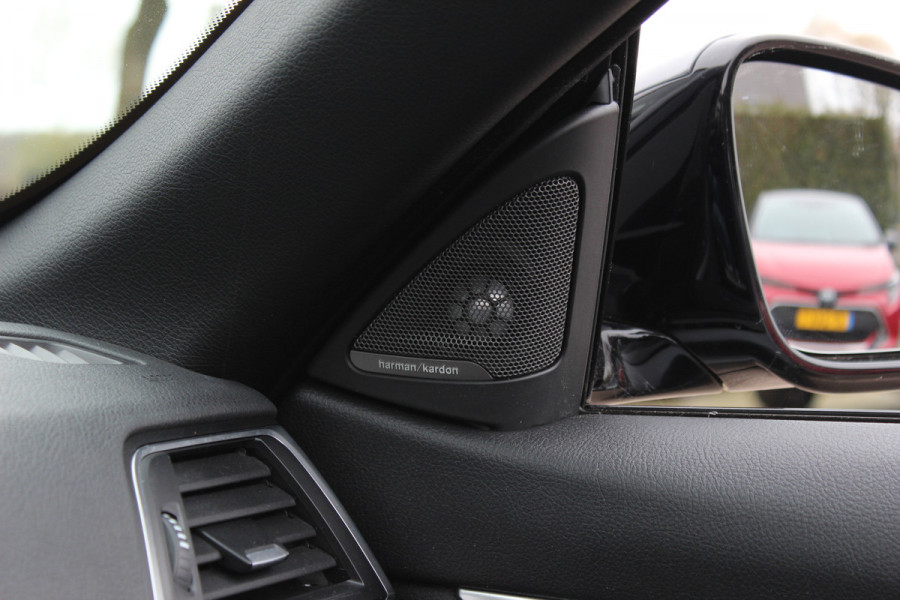 BMW 4 Serie Cabrio 420i High Executive Ed. M Sport / Camera / Leder / Harman Kardon / Nekverwarming / 19'' / Navigatie / Windscherm / DAB / Stoelverwarming / Cruise Control