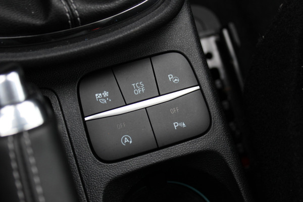 Ford Puma 1.0 EcoBoost Hybrid ST-Line X Vignale 155pk / NL Auto! / Full option! / Trekhaak / Panoramadak / Camera / Leder / CarPlay / B&O / 18'' / Keyless / Stuur+Stoelverwarming / Dodehoek / DAB / Verwarmde voorruit / ACC