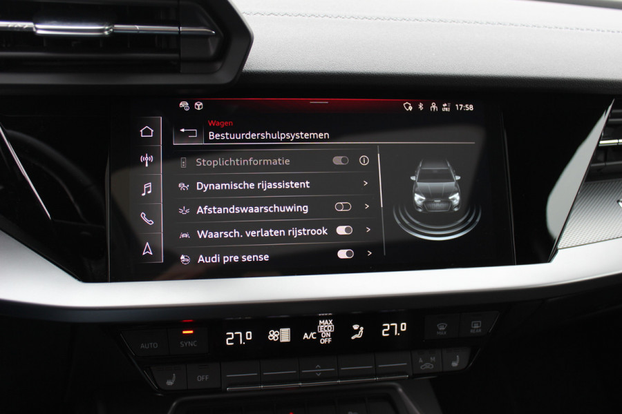 Audi A3 Sportback 45 TFSI e S edition Competition / Trekhaak / Panoramadak / CarPlay / Matrix LED / Keyless / Parkeerhulp V+A / 18'' / Half leder / Navigatie / DAB / Dodehoek / Stoelverwarming / ACC