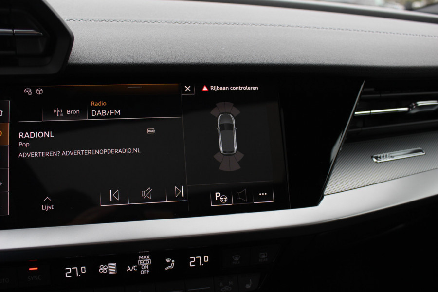 Audi A3 Sportback 45 TFSI e S edition Competition / Trekhaak / Panoramadak / CarPlay / Matrix LED / Keyless / Parkeerhulp V+A / 18'' / Half leder / Navigatie / DAB / Dodehoek / Stoelverwarming / ACC