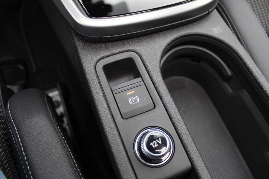 Audi A3 Sportback 45 TFSI e S edition Competition / Trekhaak / Panoramadak / CarPlay / Matrix LED / Keyless / Parkeerhulp V+A / 18'' / Half leder / Navigatie / DAB / Dodehoek / Stoelverwarming / ACC