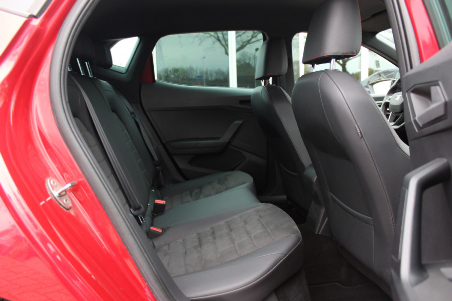 Seat Ibiza 1.0 TSI FR Business Intense / Camera / CarPlay / Keyless / 18'' / DAB / Stoelverwarming / ACC