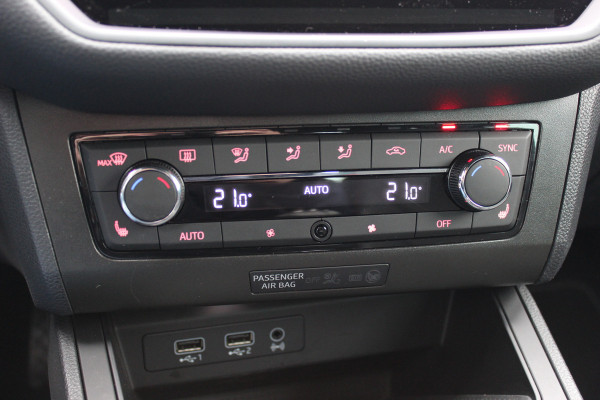 Seat Ibiza 1.0 TSI FR Business Intense / Camera / CarPlay / Keyless / 18'' / DAB / Stoelverwarming / ACC