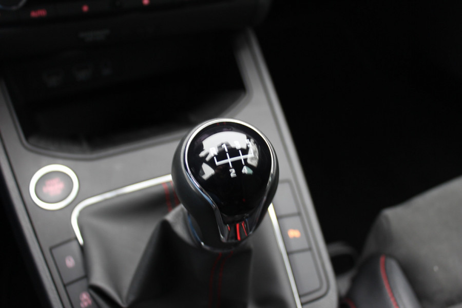 Seat Ibiza 1.0 TSI FR Business Intense / Camera / CarPlay / Keyless / 18'' / DAB / Stoelverwarming / ACC