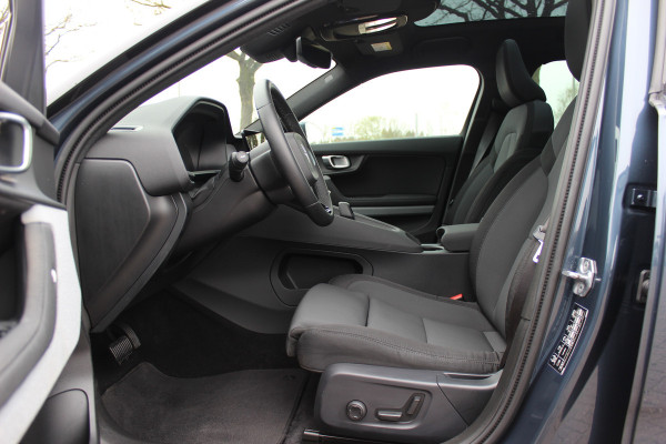 Polestar 2 Long Range Dual Motor Launch Edition 78kWh / SoH 92,9% / Trekhaak / Panoramadak / 360Camera / Luxe Leder / Keyless / 19'' / Stuurverwarming / Navigatie / DAB / ACC / Virtual Cockpit